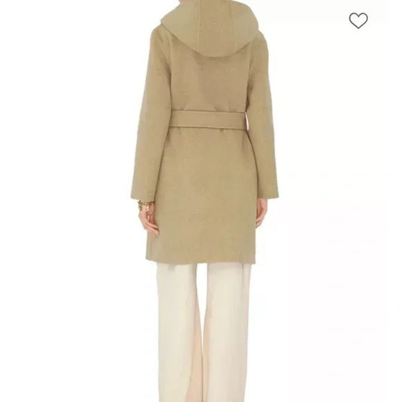 New Burberry Luxurious Reversible Hooded Coat with Plaid Trim - Picture 3 of 10